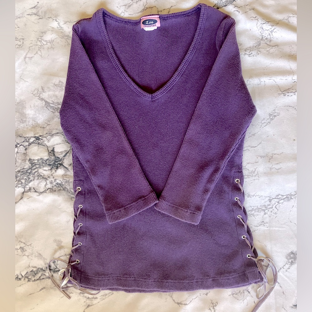 Ribbed V-neck